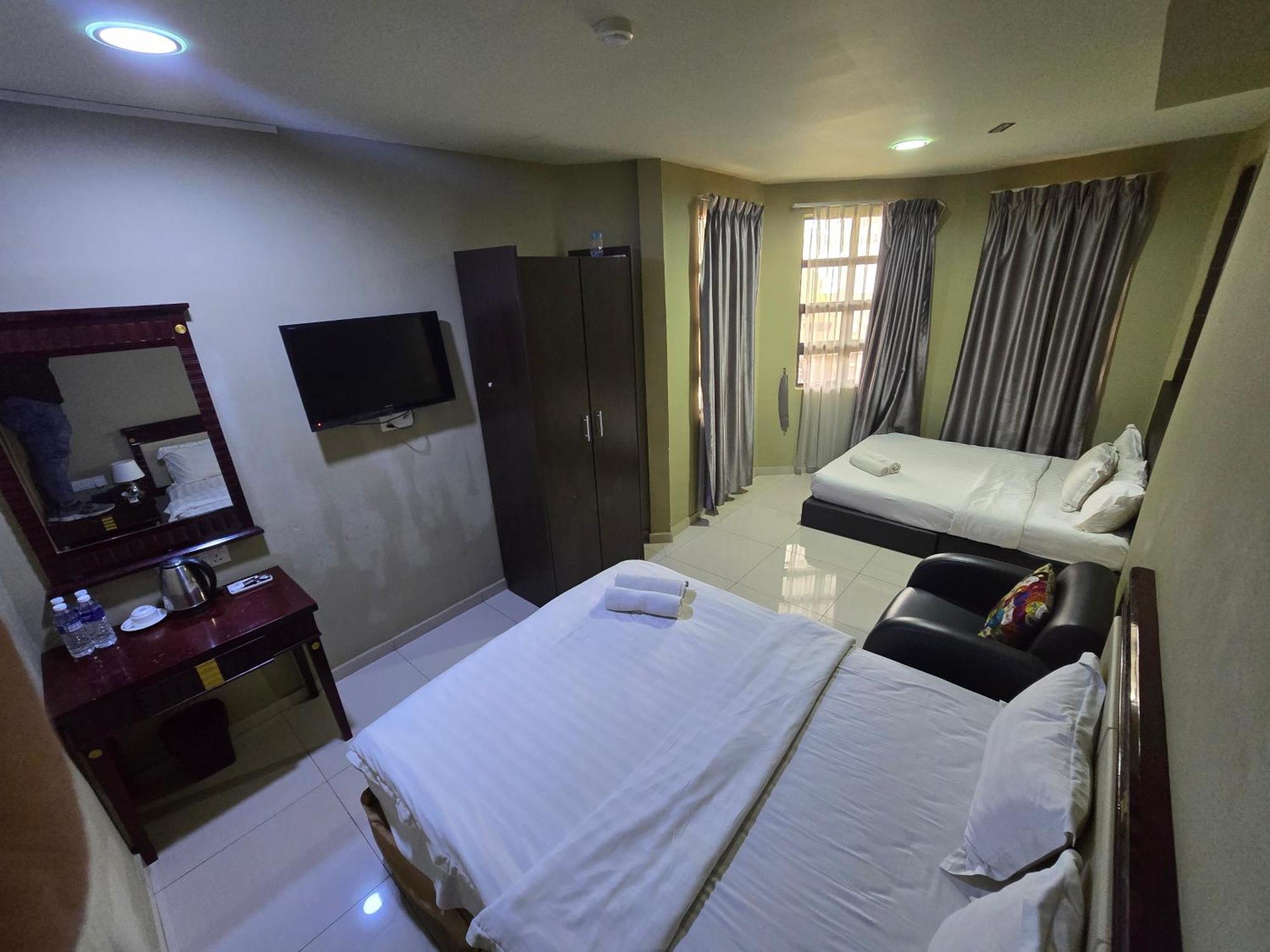 Capsule hotel Al Amin 3*
